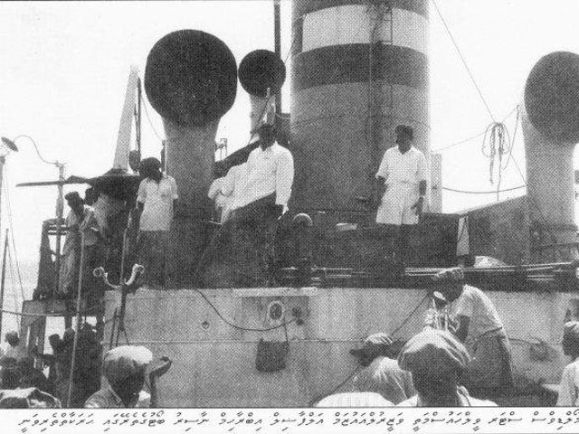 ދެކުނަށް ކުރެވުނު ދަތުރުގެ ތެރެއިން